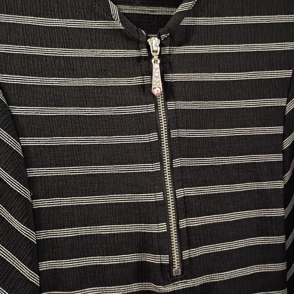 Ava James Women's Medium Black White Striped Summer Sleeveless Tank Top EUC - Picture 3 of 6